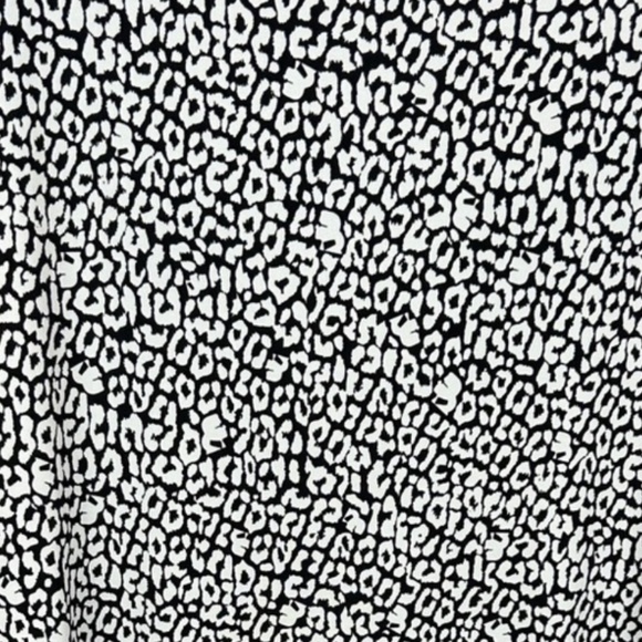 KARL LAGERFELD B&W Short Sleeve Shift Dress | Medium - Picture 5 of 10